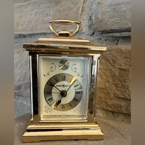 Vintage Howard Miller Time Flies Tempus Fugit Mini Clock. AA battery.